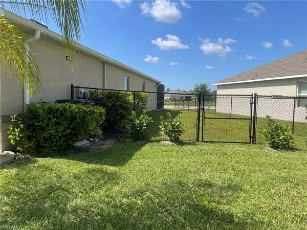 Lehigh Acres, FL 33936,10521 Canal Brook LN