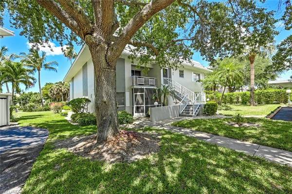 215 Cypress WAY E #E1, Naples, FL 34110