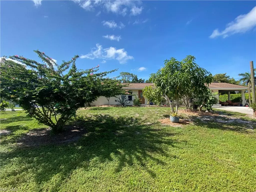 Naples, FL 34113,5216 Maple LN