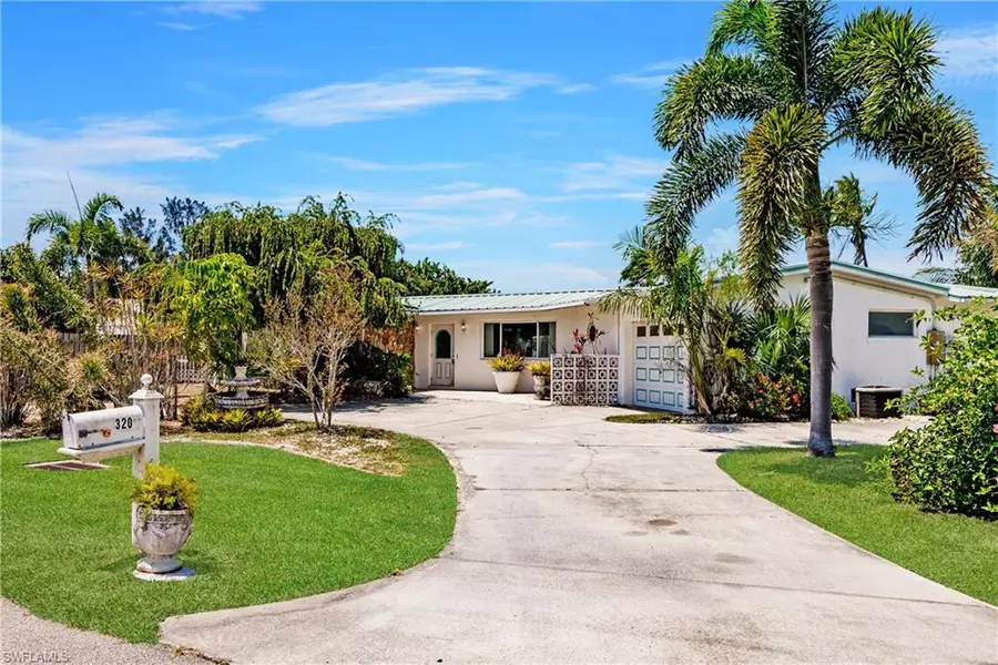 320 E North Shore DR, North Fort Myers, FL 33917