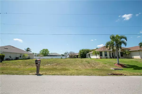 2112 SW 12th LN, Cape Coral, FL 33991