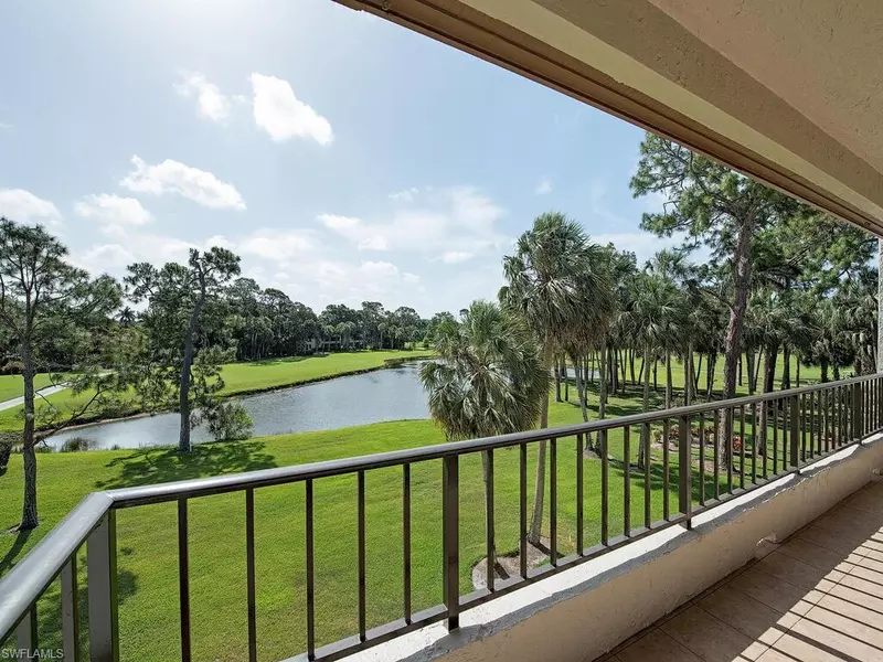 105 Clubhouse LN #387, Naples, FL 34105