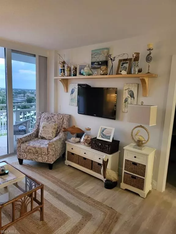 Marco Island, FL 34145,180 Seaview CT #914