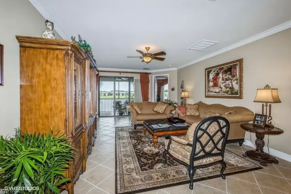 Naples, FL 34120,10450 Smokehouse Bay DR #201