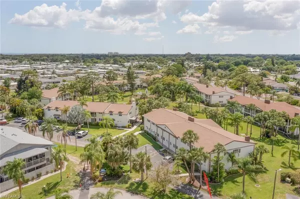 7043 New Post DR #5, North Fort Myers, FL 33917