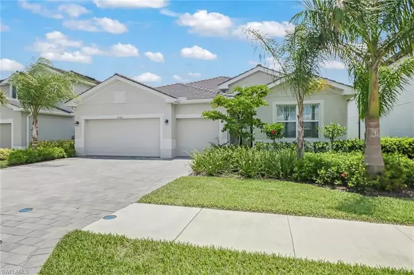 2360 Orchard ST, Naples, FL 34120