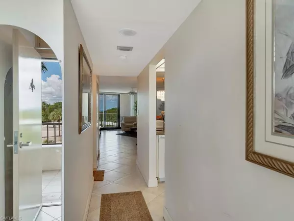 Marco Island, FL 34145,380 Seaview CT #304