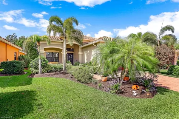 3195 Pacific DR, Naples, FL 34119