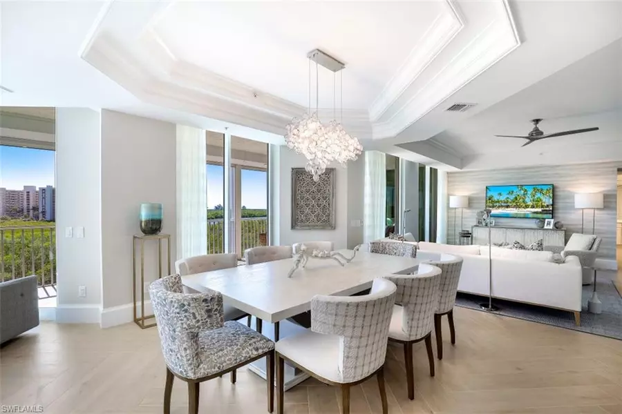 295 Grande WAY #302, Naples, FL 34110