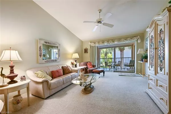 Naples, FL 34108,881 Gulf Pavilion DR #204