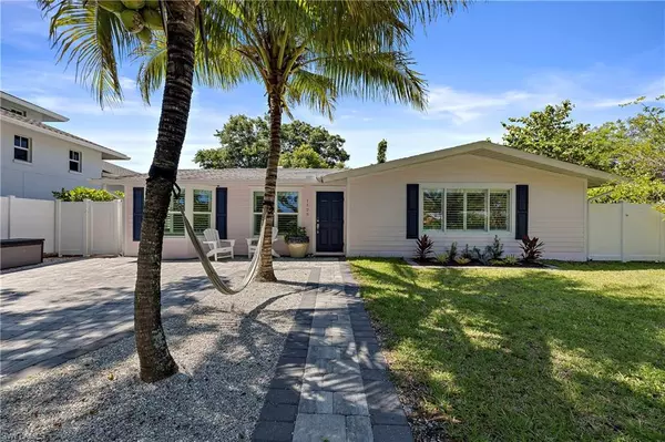 1129 8th TER N, Naples, FL 34102