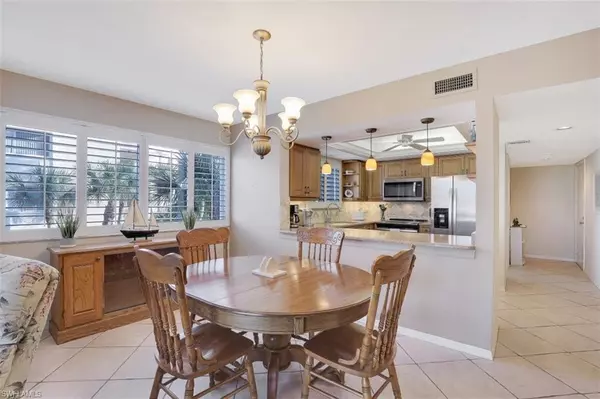 Marco Island, FL 34145,889 Collier CT #2-306