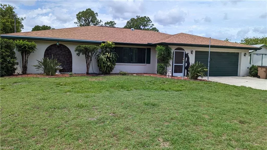 864 Haskell ST E, Lehigh Acres, FL 33974