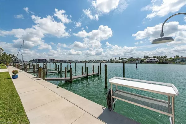 Naples, FL 34103,2500 Gulf Shore BLVD N #S1