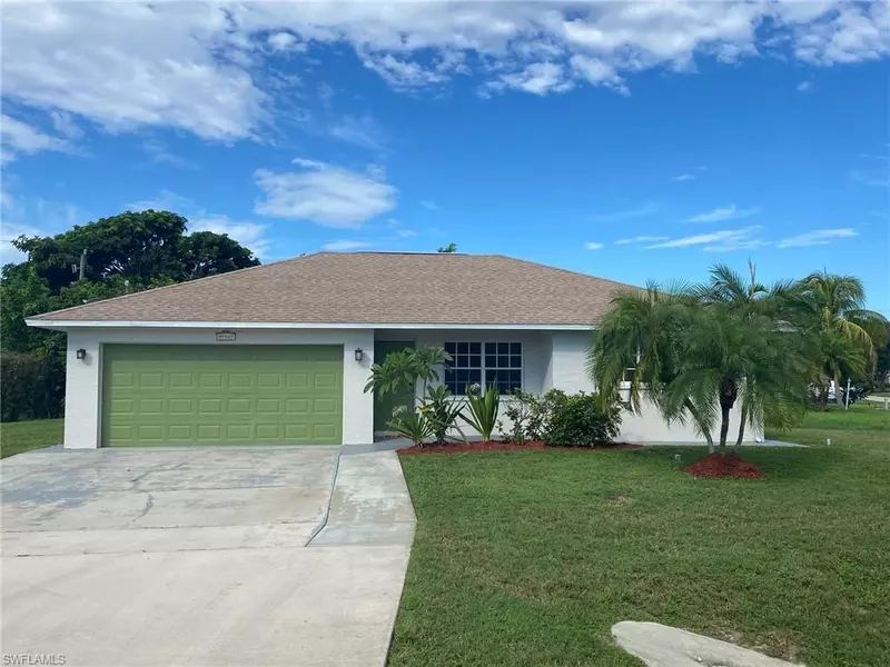 27562 Pinecrest LN, Bonita Springs, FL 34135