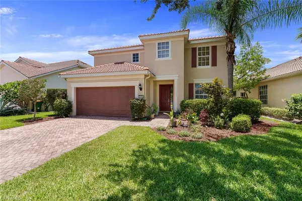 2096 Fairmont LN, Naples, FL 34120