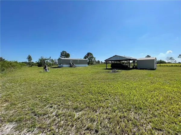 Labelle, FL 33935,1014 Dixie RD