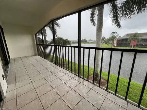 Naples, FL 34112,4640 Chantelle DR #N205