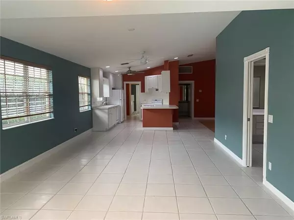 Naples, FL 34119,3266 Barbados LN