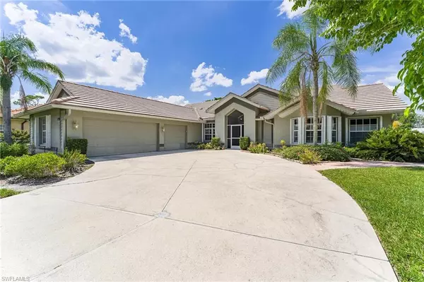 349 Wimbledon LN, Naples, FL 34104