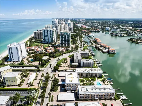 Naples, FL 34103,3450 Gulf Shore BLVD N #308