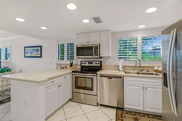 Sanibel, FL 33957,671 E Gulf DR #2A2