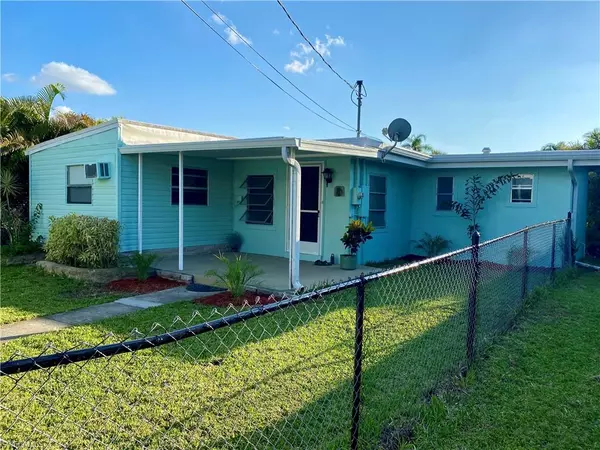 2239 Queen Anne DR, Fort Myers, FL 33905