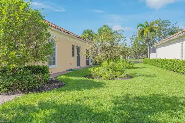 Naples, FL 34119,4726 Navassa LN