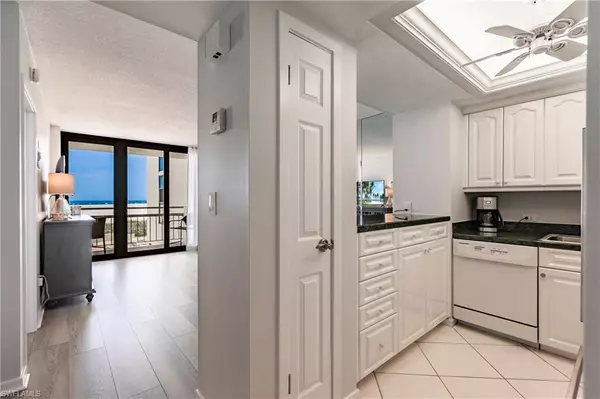 Marco Island, FL 34145,180 Seaview CT #201