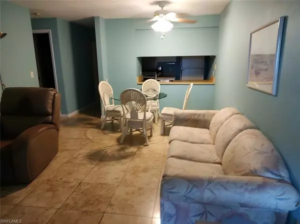 Fort Myers, FL 33919,13118 Feather Sound DR #201