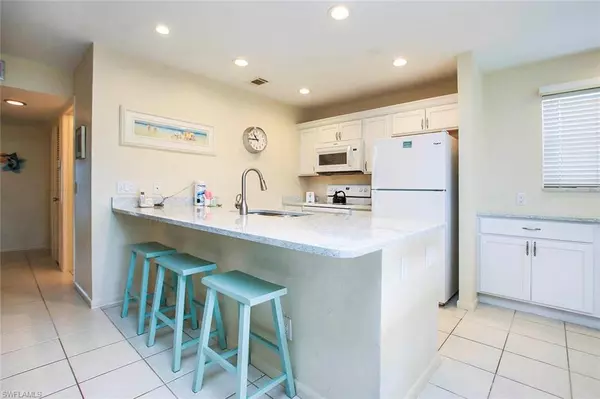 Sanibel, FL 33957,827 E Gulf DR #K8