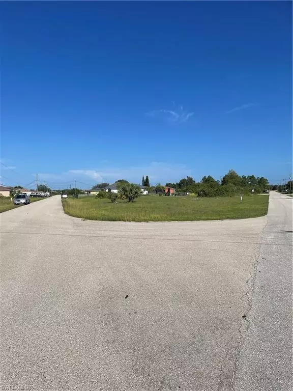 3820 23rd ST W, Lehigh Acres, FL 33971