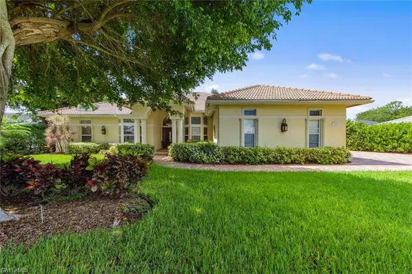 346 Wimbledon LN, Naples, FL 34104