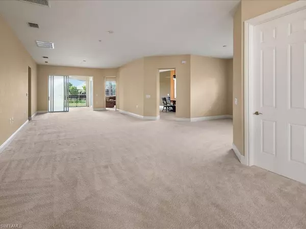 Naples, FL 34114,9238 Tesoro LN #2-204