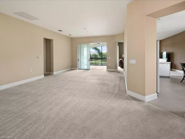 Naples, FL 34114,9238 Tesoro LN #2-204