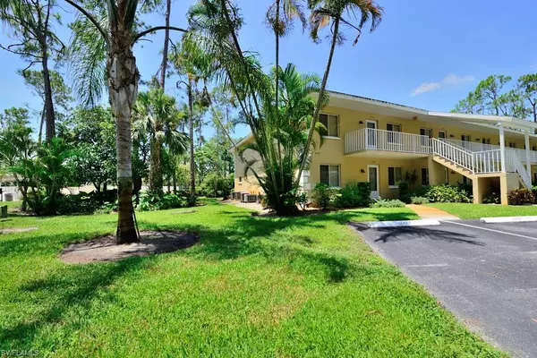 Naples, FL 34112,5656 Woodmere Lake CIR #C-204