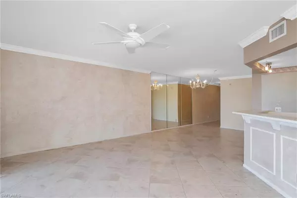 Marco Island, FL 34145,900 Collier CT #204