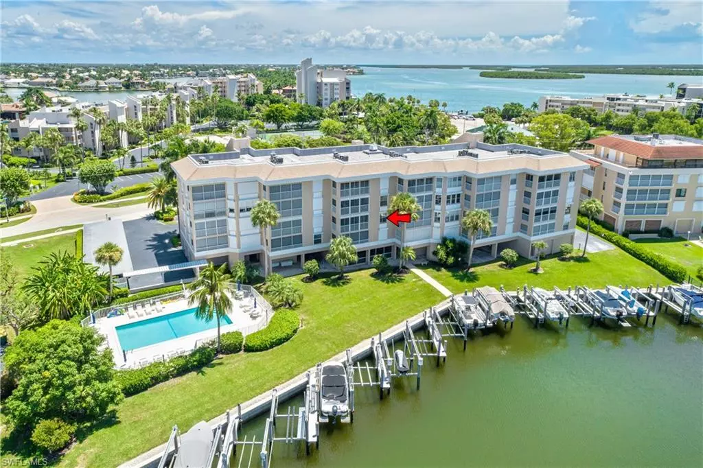 Marco Island, FL 34145,900 Collier CT #204