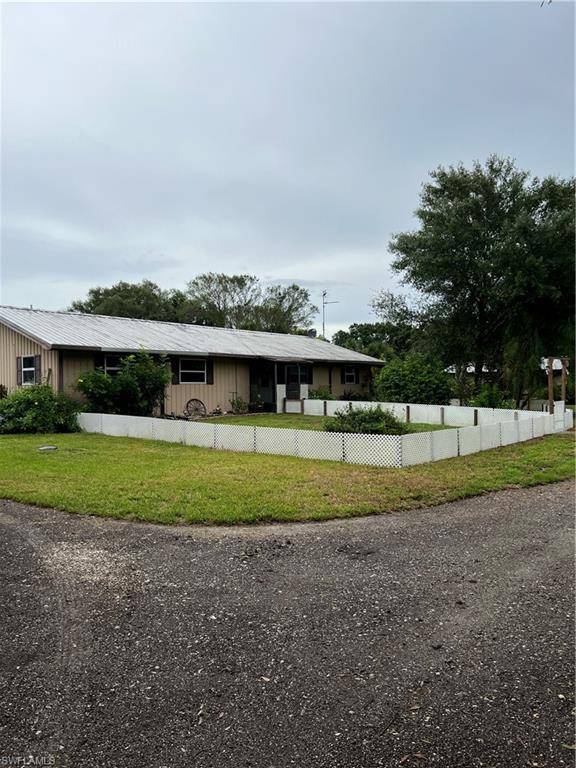 64 Kirby Thompson RD, Labelle, FL 33935