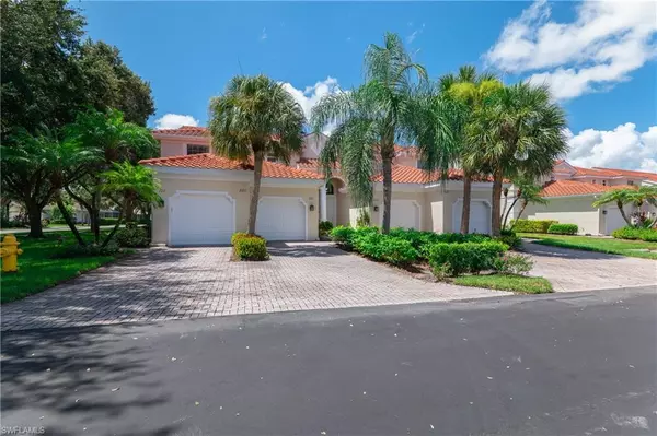 Naples, FL 34104,880 Eastham WAY #P-201