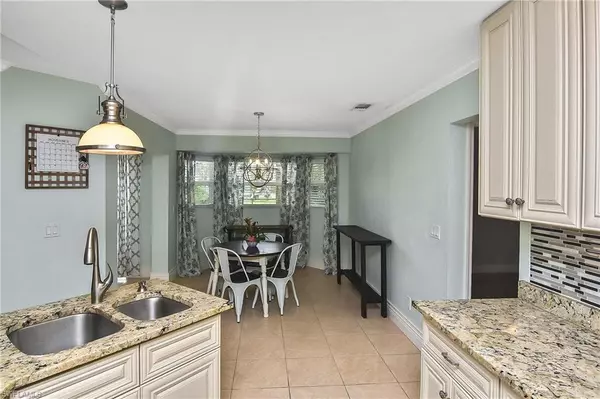 Naples, FL 34104,2595 River Reach DR