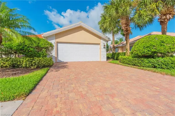 3697 Yakobi LN, Naples, FL 34119