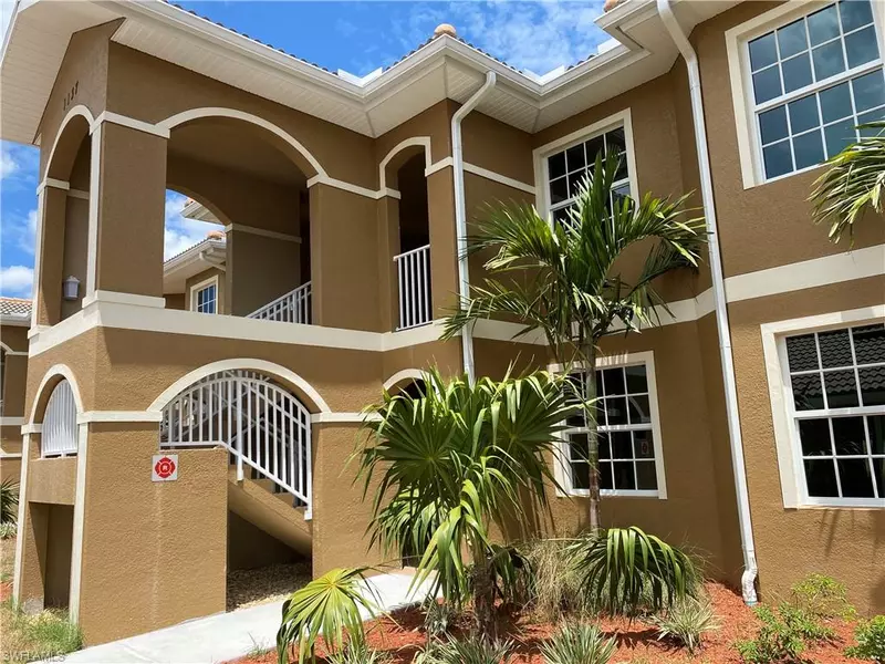 1137 Winding Pines CIR #204, Cape Coral, FL 33909