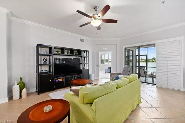 Naples, FL 34120,10482 Smokehouse Bay DR #102