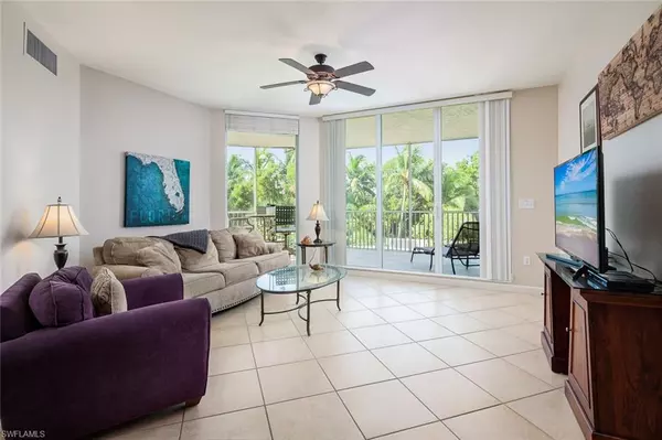 Naples, FL 34110,300 Dunes BLVD #202