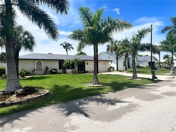 5318 Majestic CT, Cape Coral, FL 33904