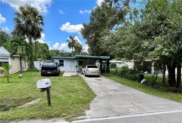 178 Evergreen RD, North Fort Myers, FL 33903