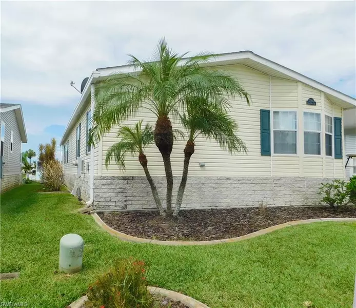 17550 Canal Cove CT, Fort Myers Beach, FL 33931