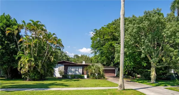 1337 Caloosa DR, Fort Myers, FL 33901