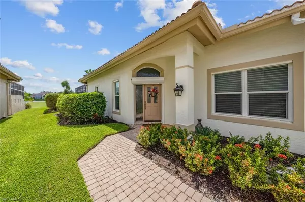 Naples, FL 34110,6092 Fairway CT